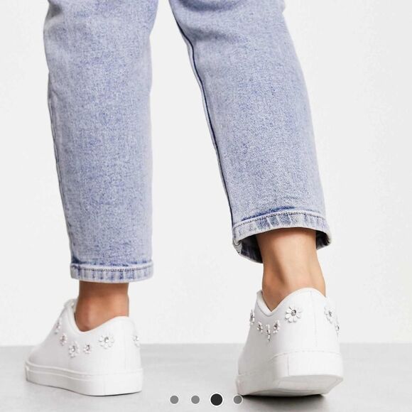 ASOS design white sneakers with flower rhinestone detail - Picture 3 of 6